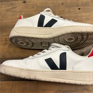 Veja V-10 sneakers